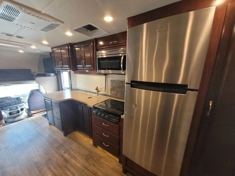 2017 Fleetwood Jamboree 31u alt