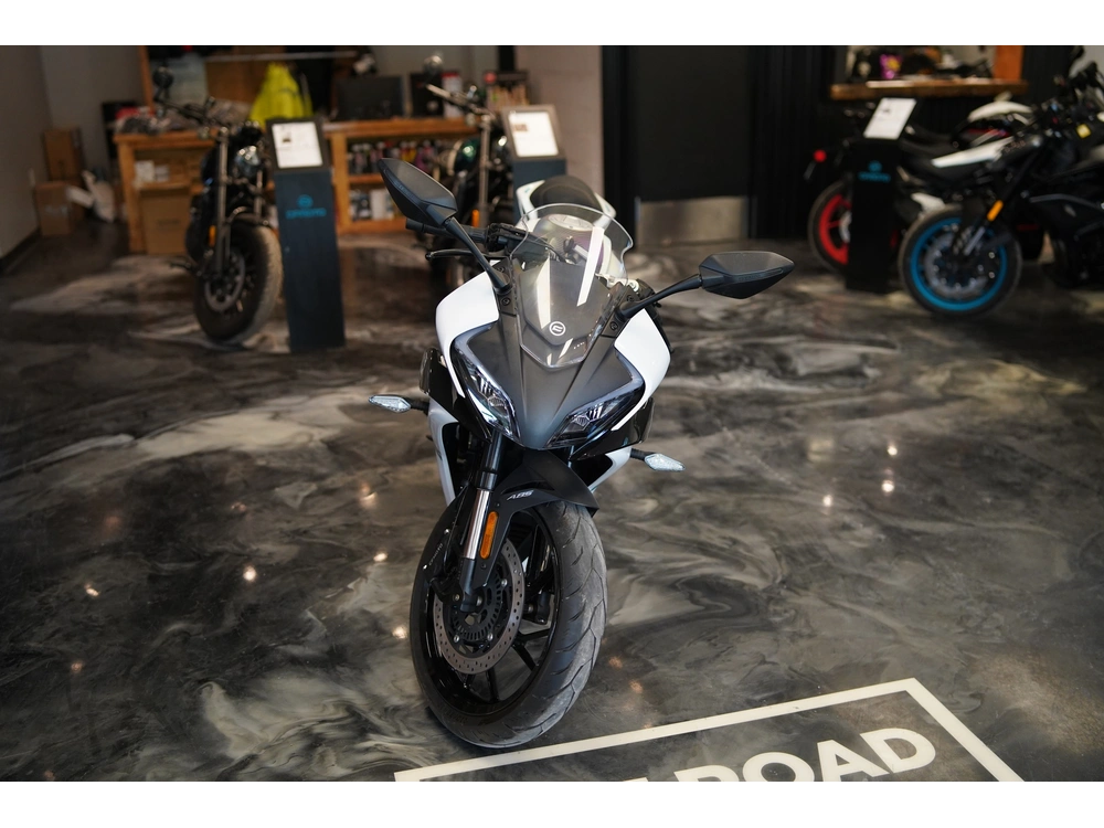 2024 Cfmoto 300 Ss alt