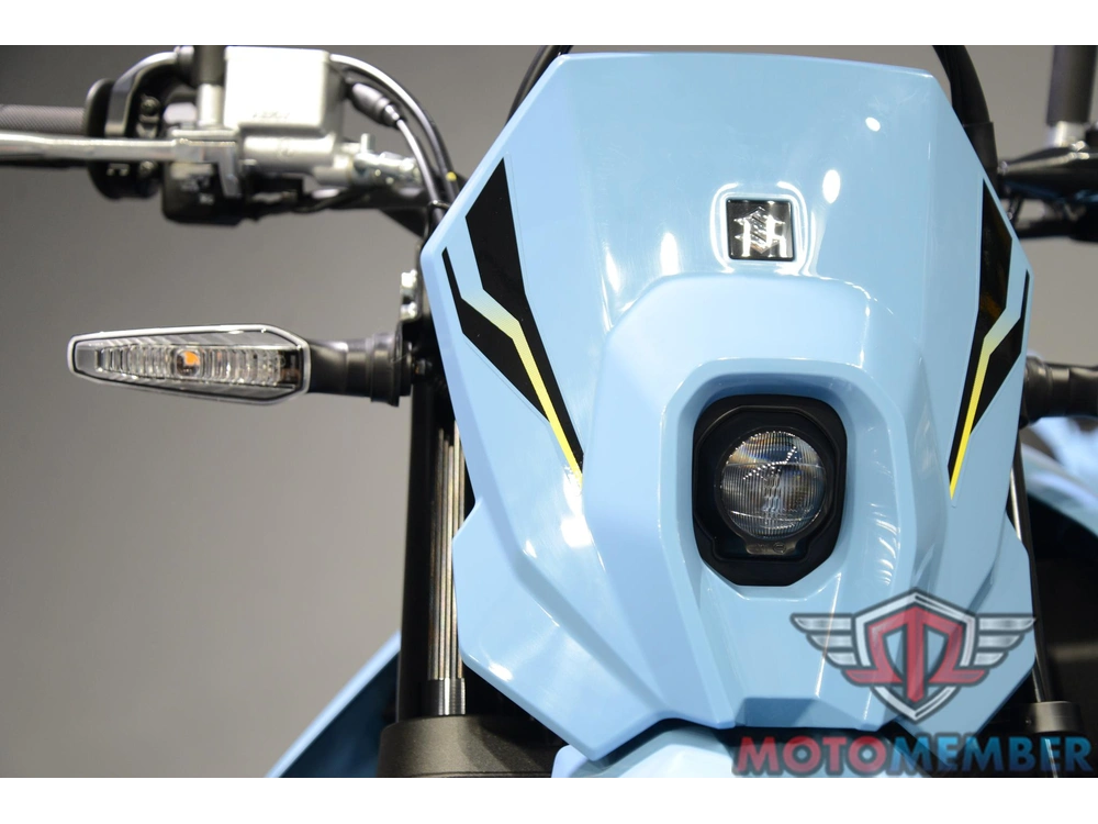 2025 Suzuki Dr-z4sm alt