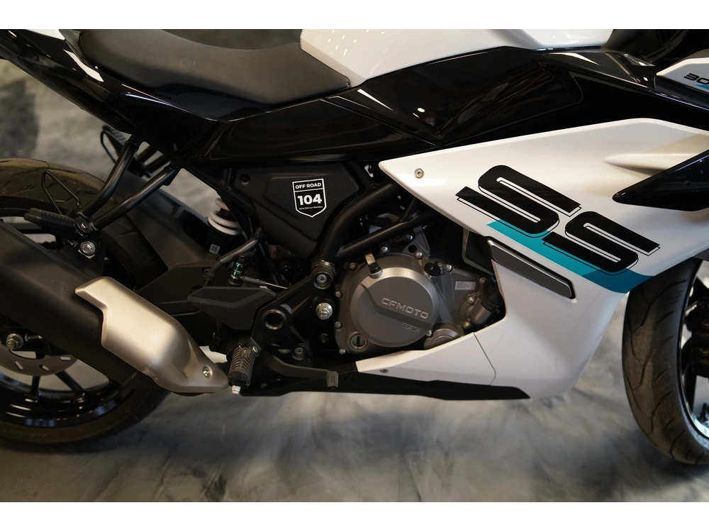 2024 Cfmoto 300 Ss alt