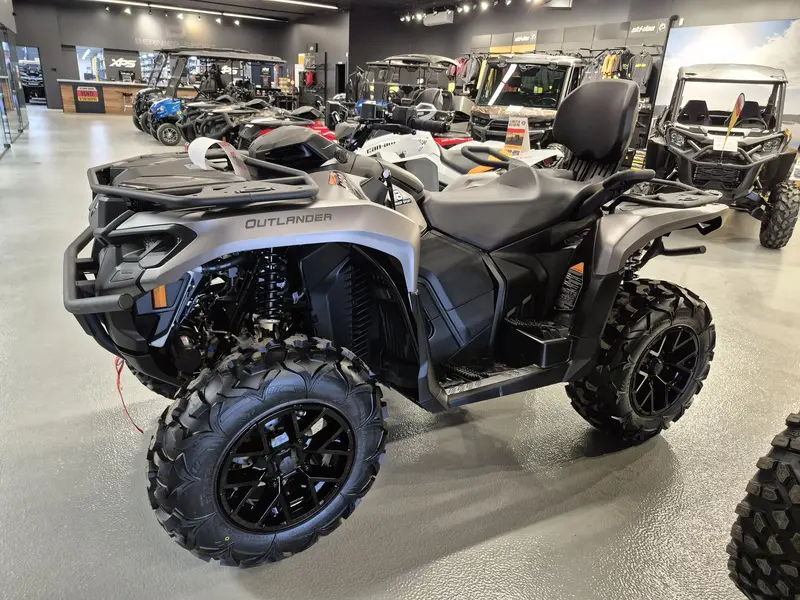 2026 Can-Am OUTLANDER MAX XT 700 thumbnail 2