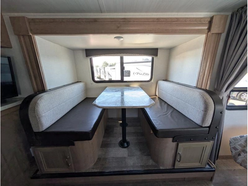 Winnebago Micro Minnie 2108fbs 2020 alt