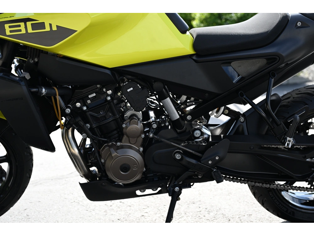 2026 Husqvarna Vitpiln 801 alt