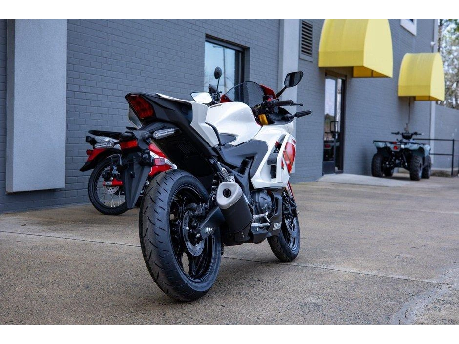 2026 Yamaha Yzf-r3 alt