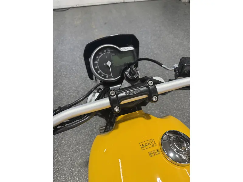 2027 Triumph TRACKER 400 JAUNE
