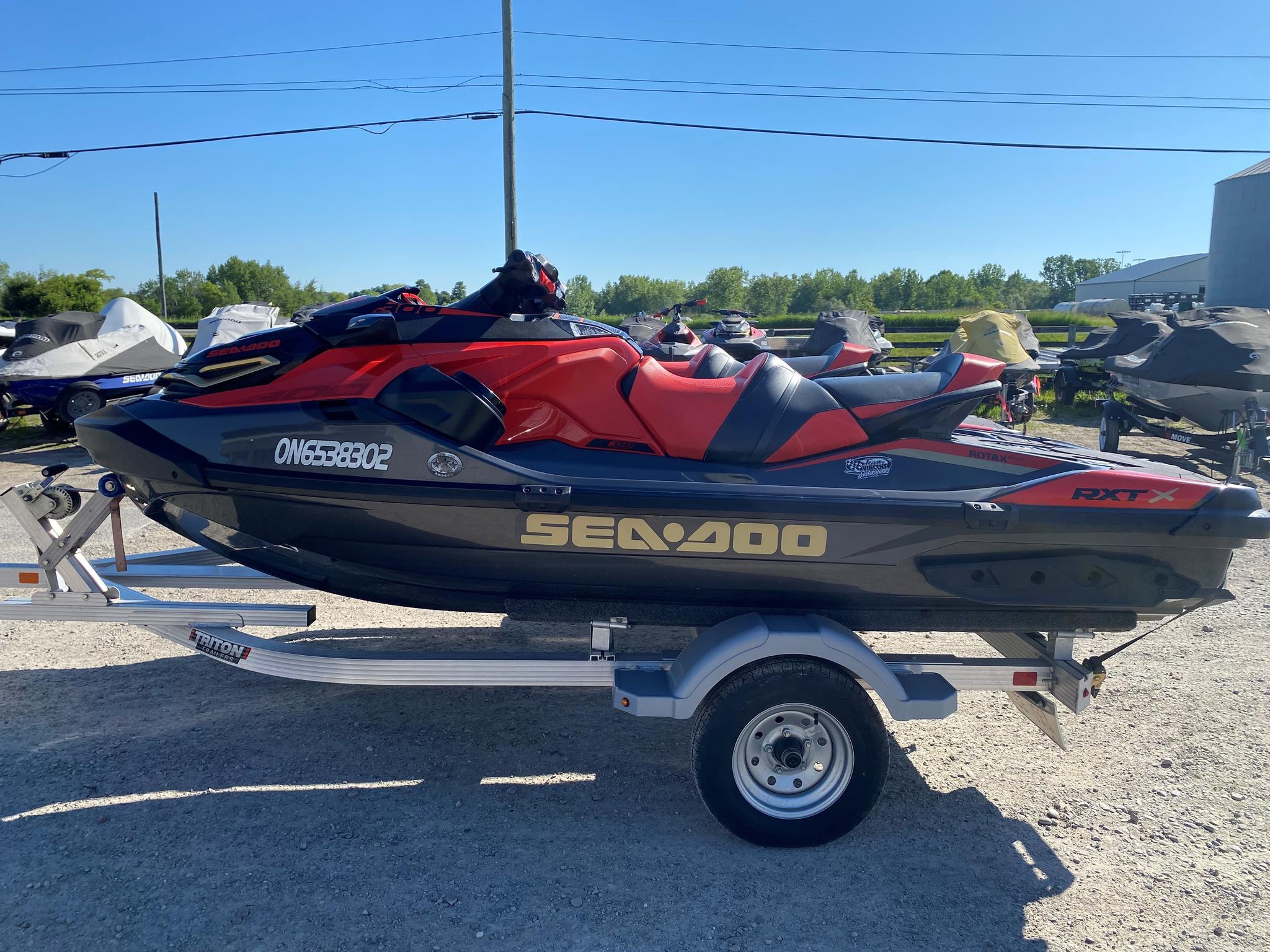 2019 Sea-Doo RXT-X 300 WITH SOUND thumbnail 5