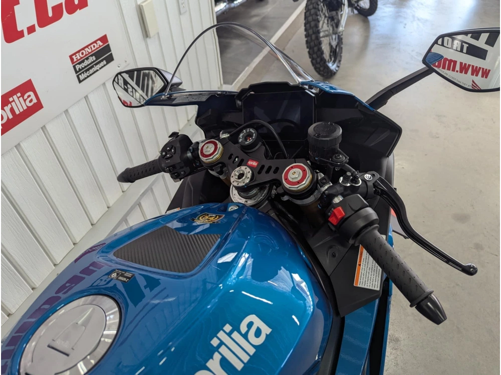 2027 Aprilia Rsv4 alt