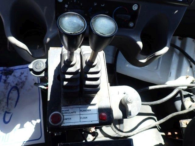 Freightliner M2106 2010