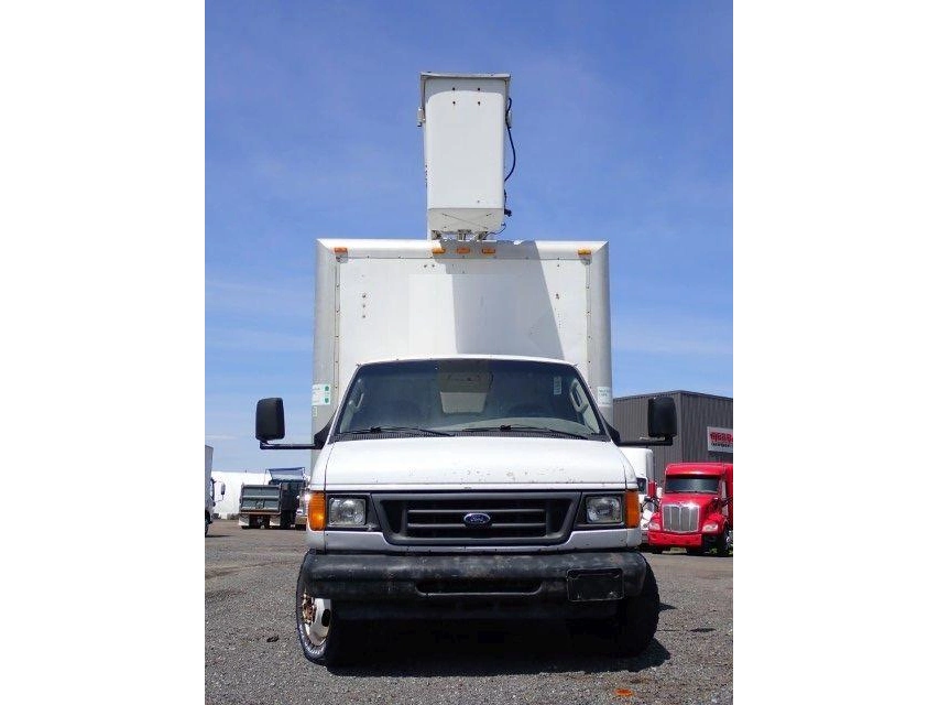 Ford E-450 2004