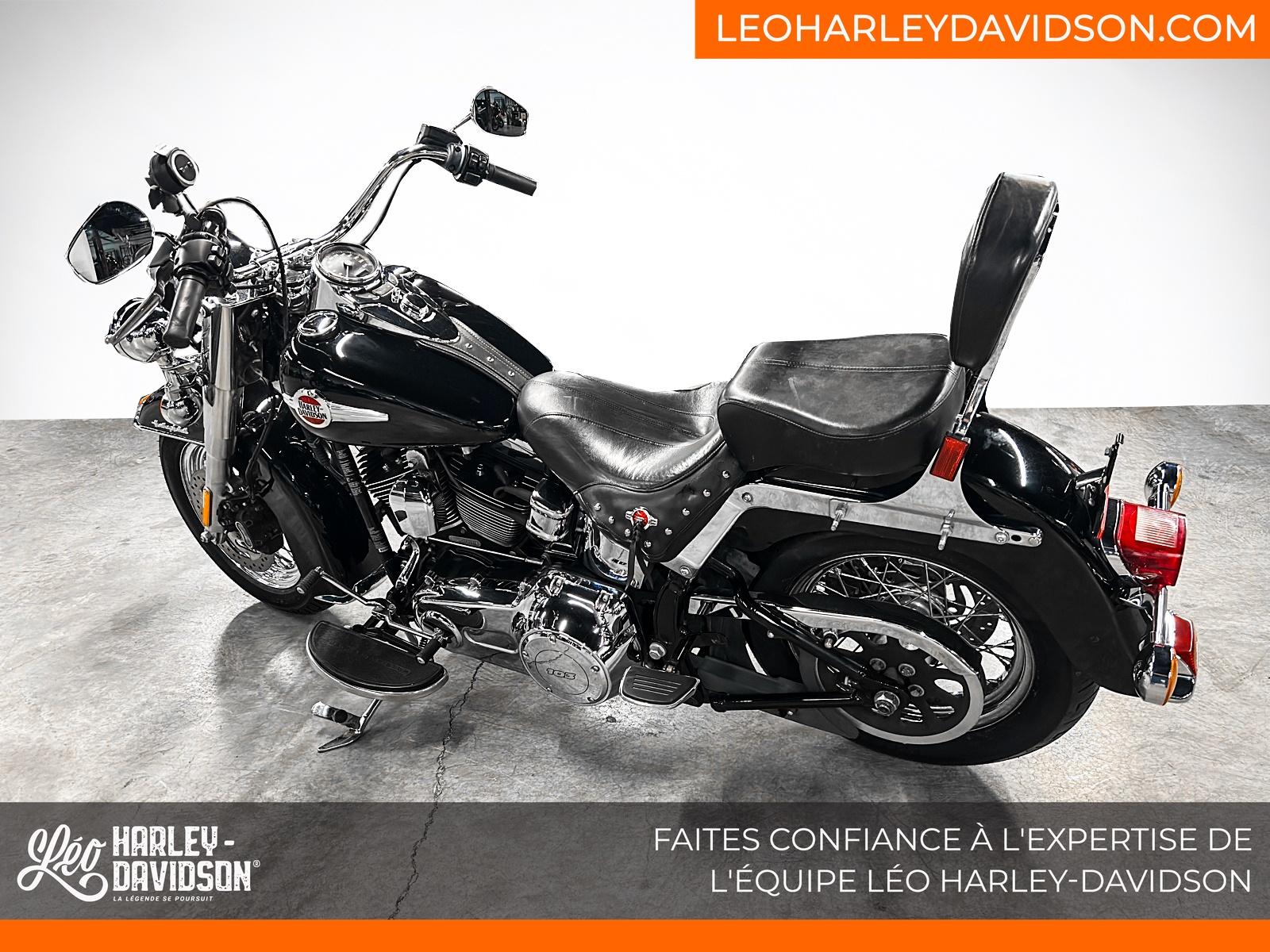 2016 Harley-Davidson FLSTC Softail Heritage Classic thumbnail 4