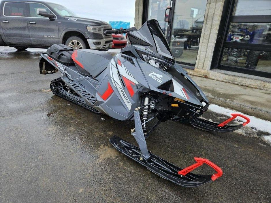 Arctic Cat Riot 2022 alt