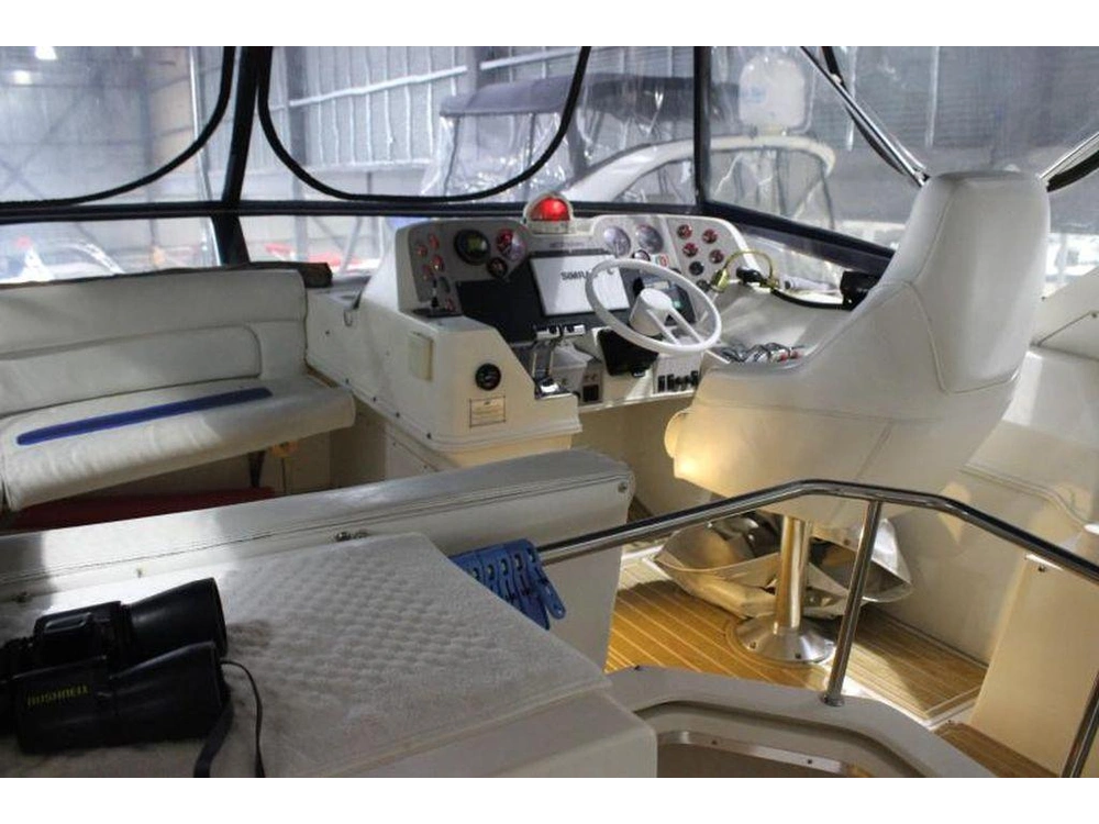 1993 Cruisers Yachts 3850 alt