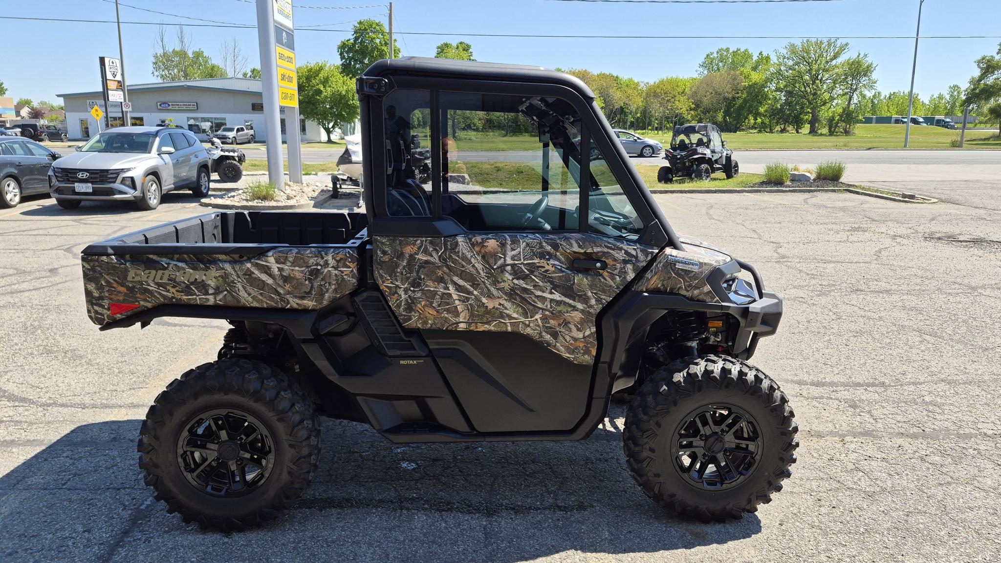 2026 Can-Am SSV DEF LTD 65 HD11
