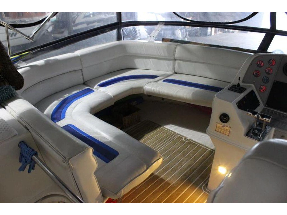 1993 Cruisers Yachts 3850 alt