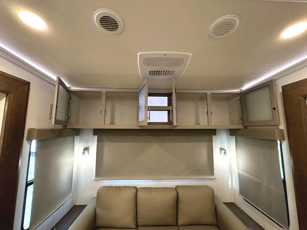 2026 Alliance Rv Avenue 39mbr alt