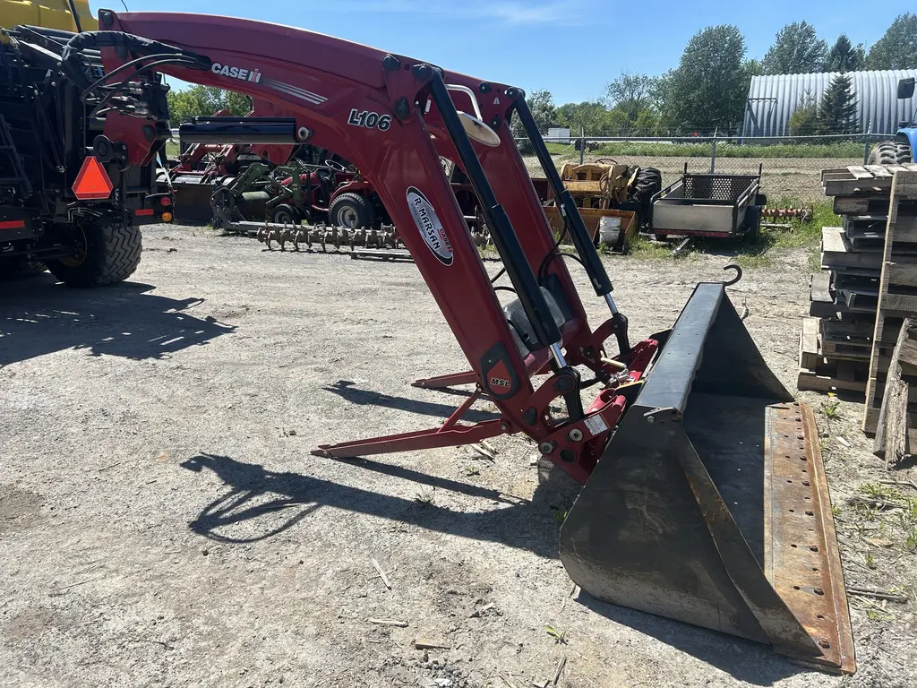 Case IH L106 2022
