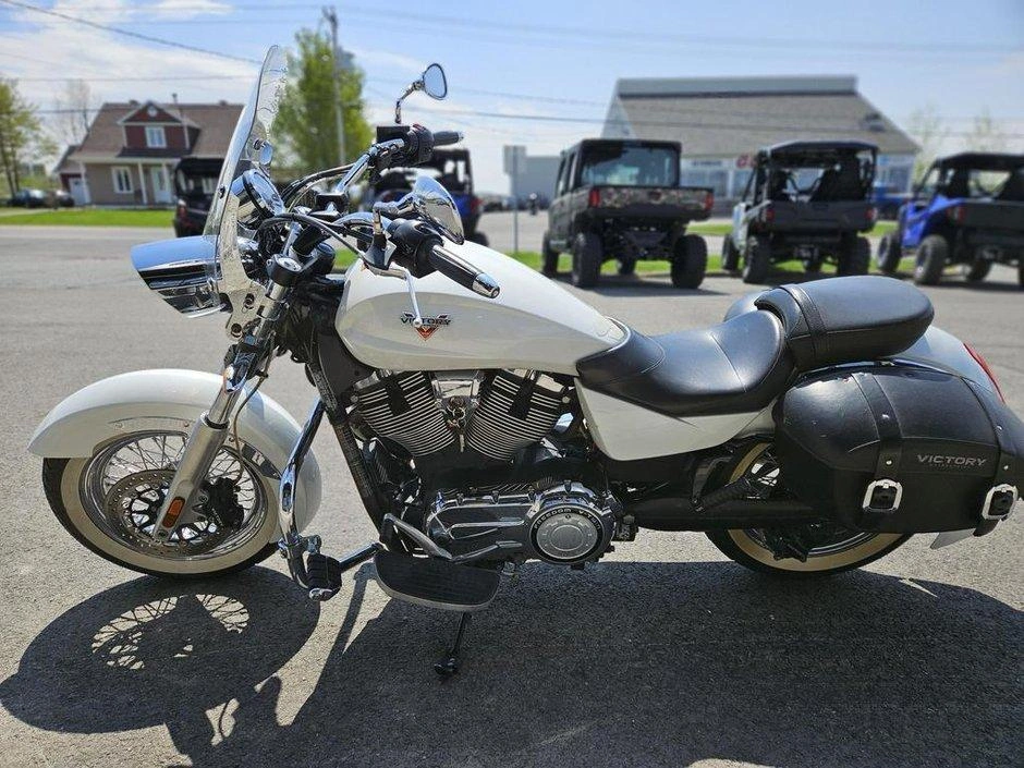 Victory Motorcycles Boardwalk 2013 alt