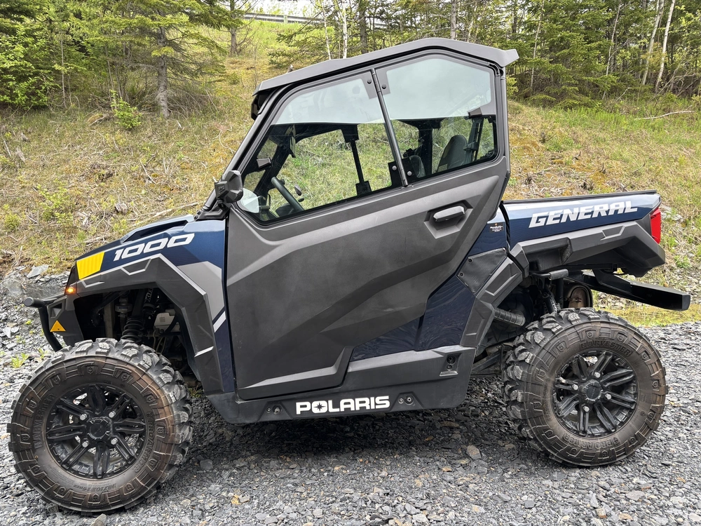 2022 Polaris General Full Heated Cab alt
