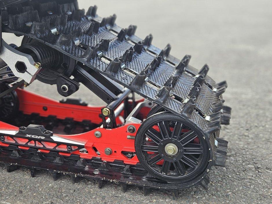 2025 Polaris 9R INDY XCR 136 thumbnail 15
