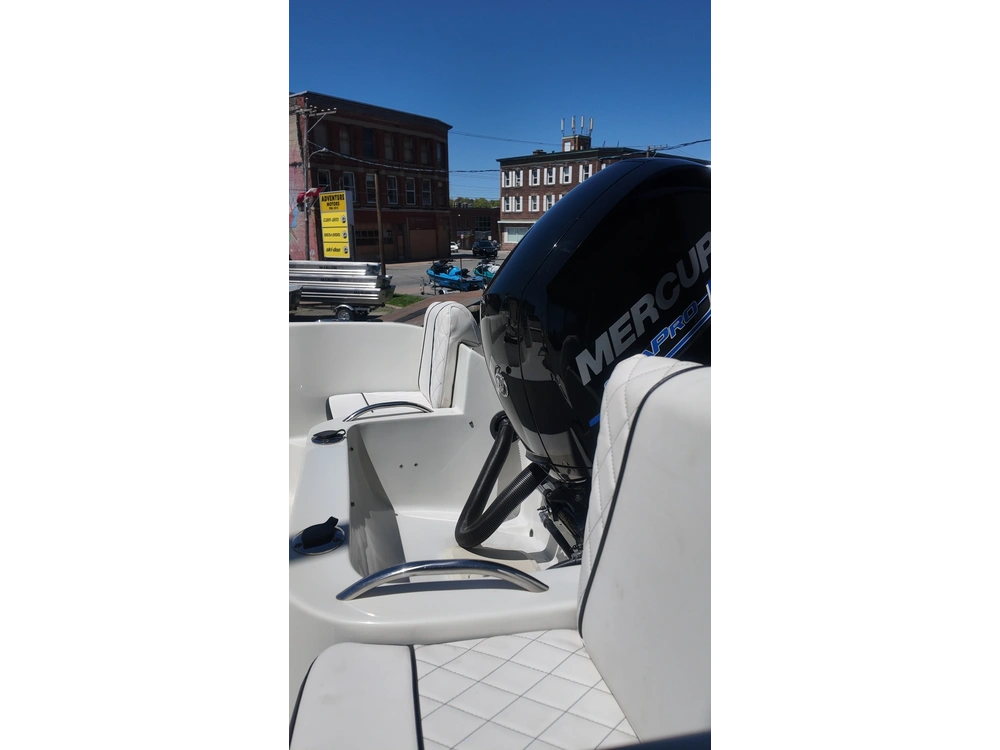 2023 Pro Sports 2000dc W/ Mercury Seapro 150hp Motor & Trailer Pkg