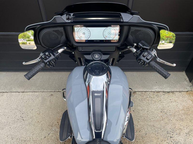 2026 Harley-Davidson FLHX - Street Glide® thumbnail 13