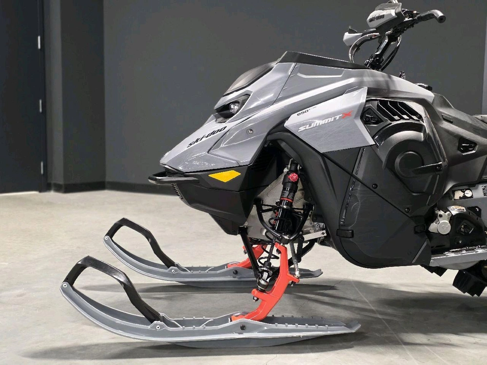Ski-doo Summit X W/ Expert Pkg 154 850 E-tec Powdermax X-light 3.0'' Shot 2026 alt