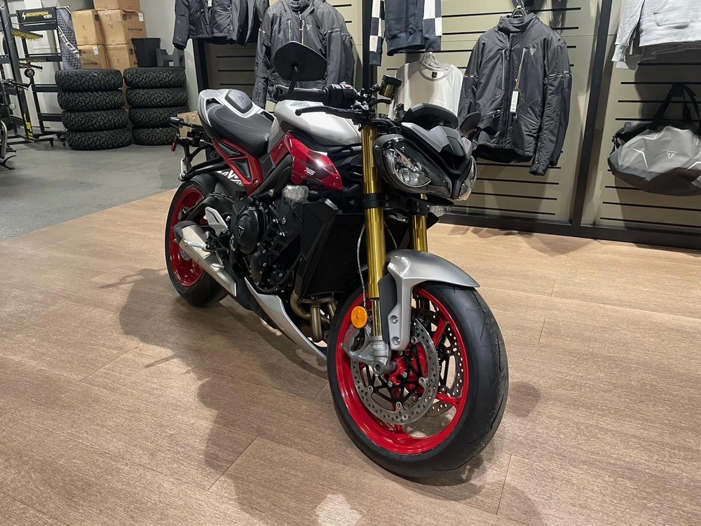 2026 Triumph Street Triple 765 Rx - Matte Aluminum alt