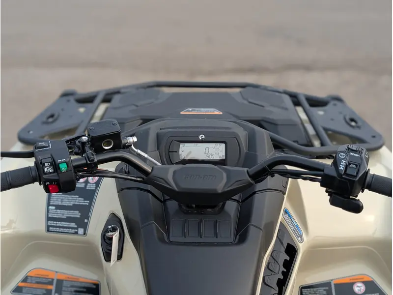 Can-Am Outlander Pro XU HD7 - Desert Tan 2026