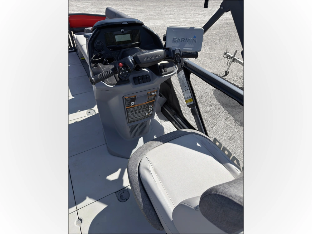 2024 Sea-doo Switch alt