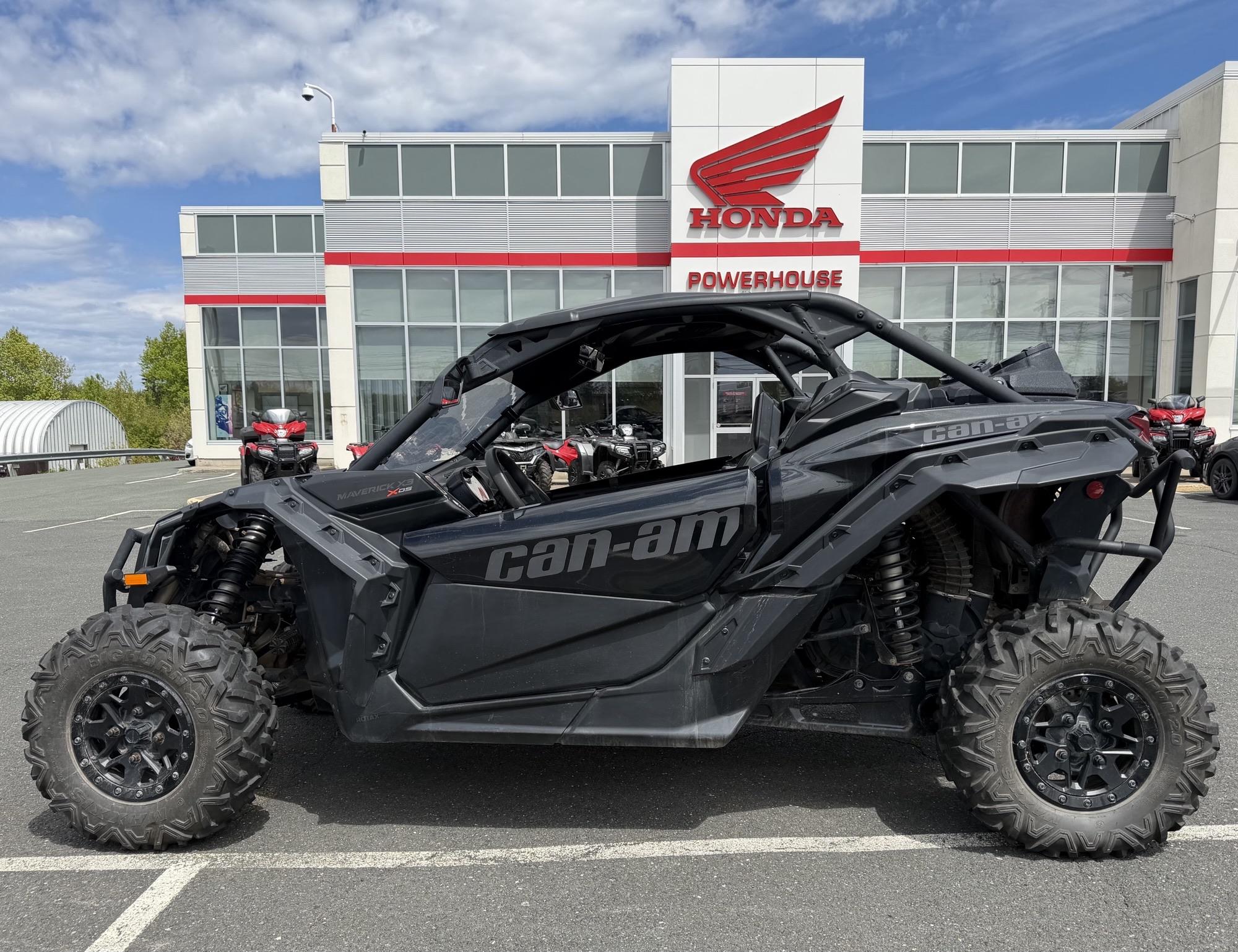 2017 Can-Am Maverick X3 thumbnail 2