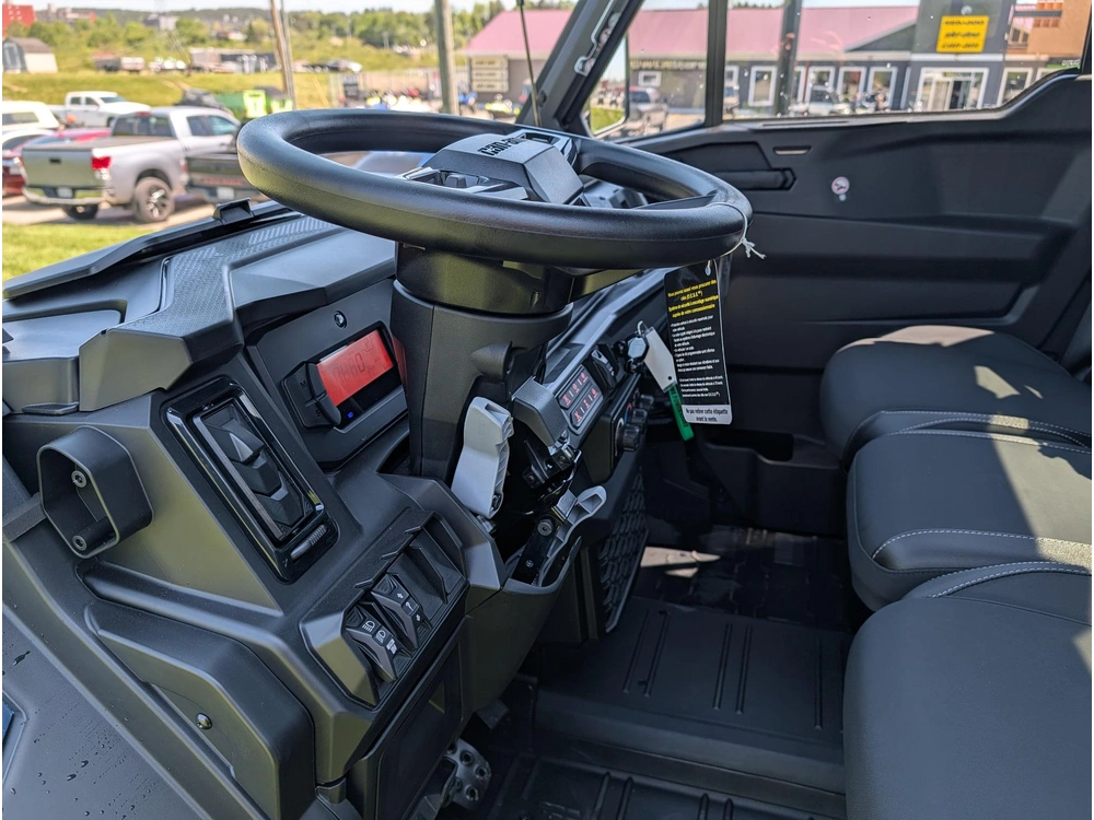 2026 Can-am Defender Ltd Hd11 alt