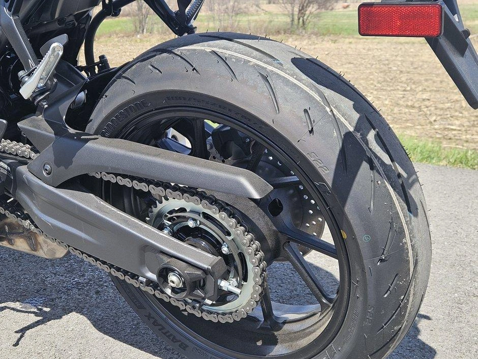 2025 Yamaha R7 alt
