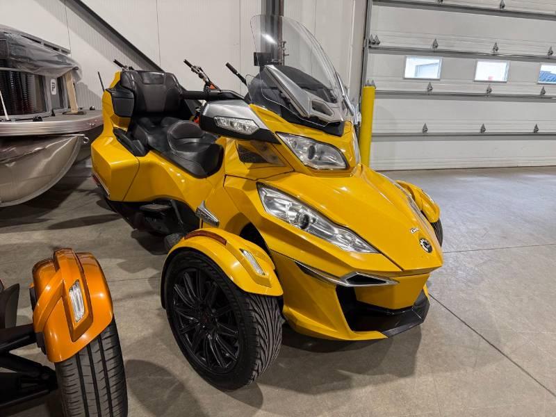 2014 Can-Am SPYDER thumbnail 3