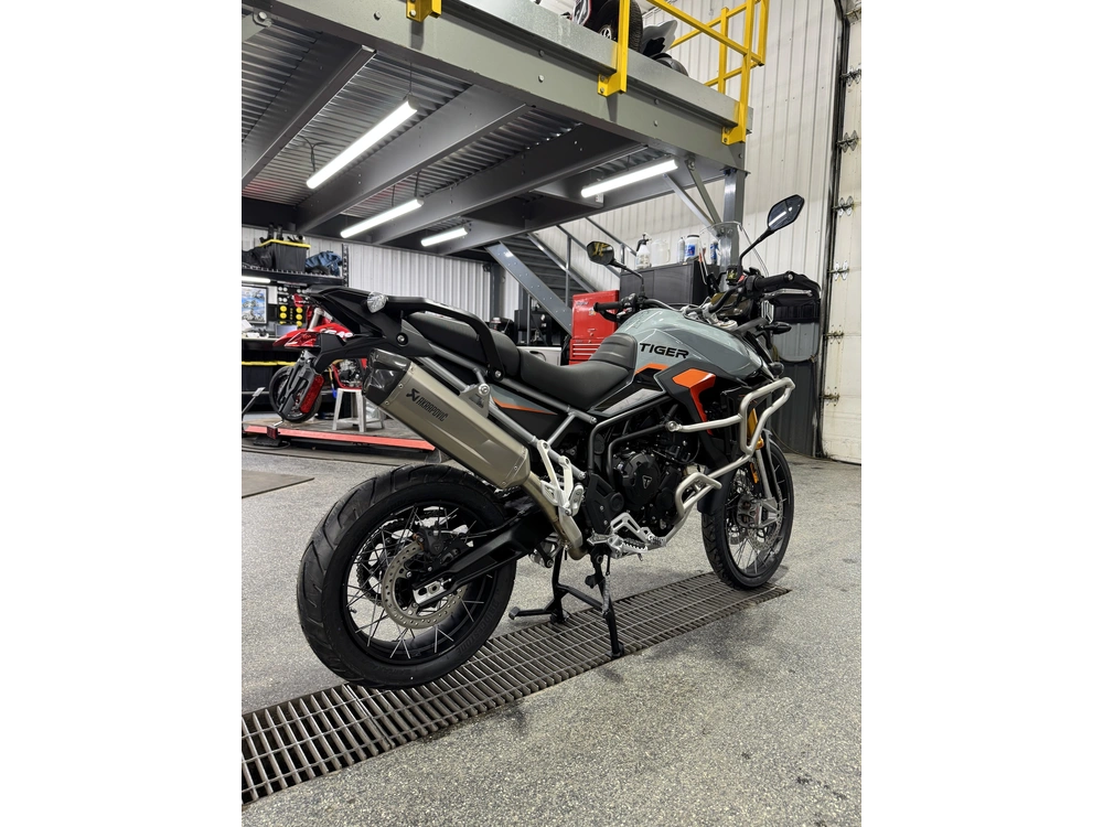 2026 Triumph Tiger 900 Dessert alt