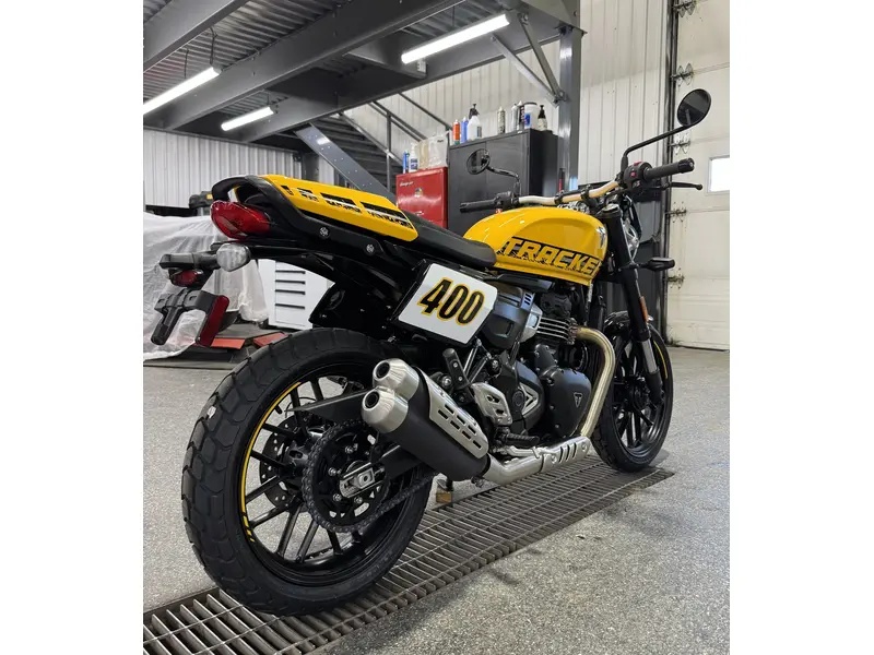 2027 Triumph TRACKER 400 JAUNE