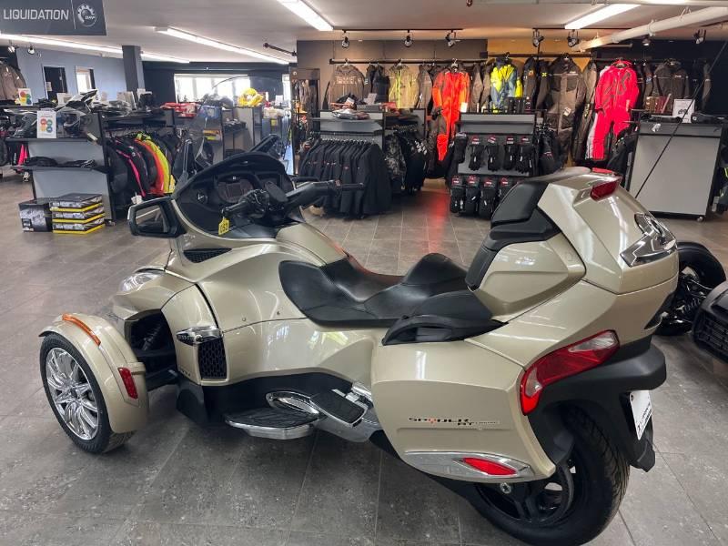 2017 Can-Am SPYDER RT LTD (SE6) CHAMPAGNE