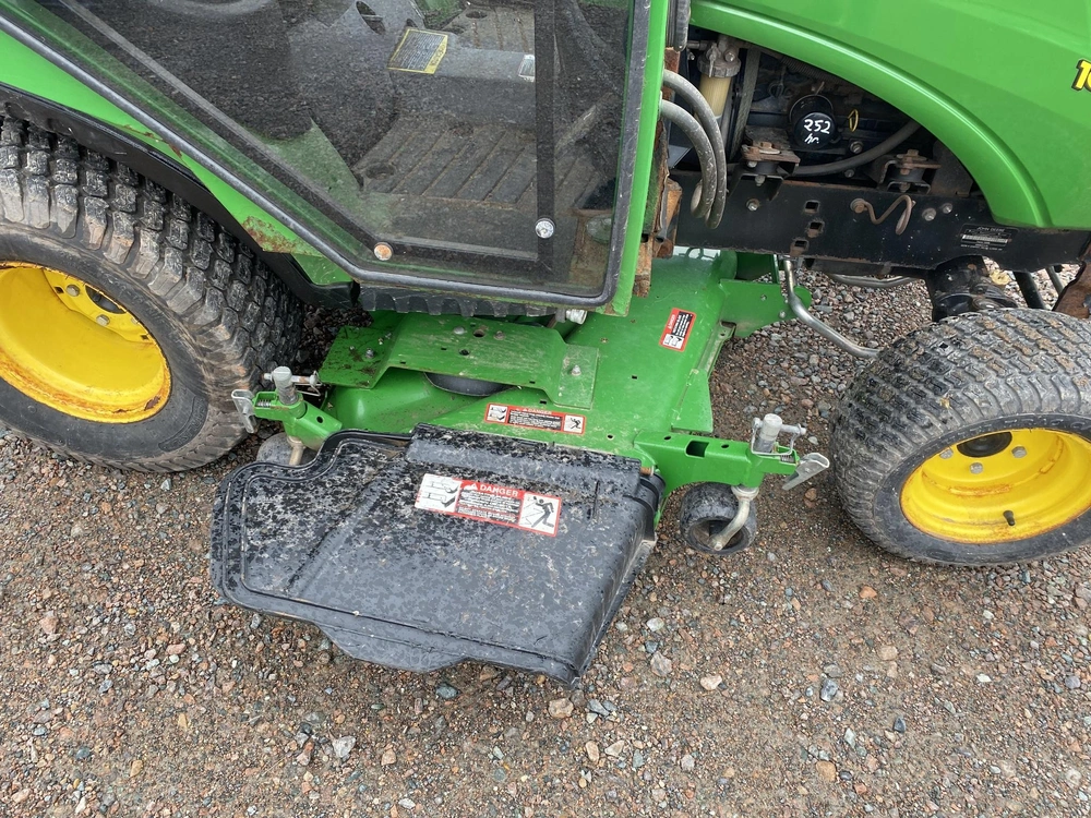 2015 John Deere 1025r alt