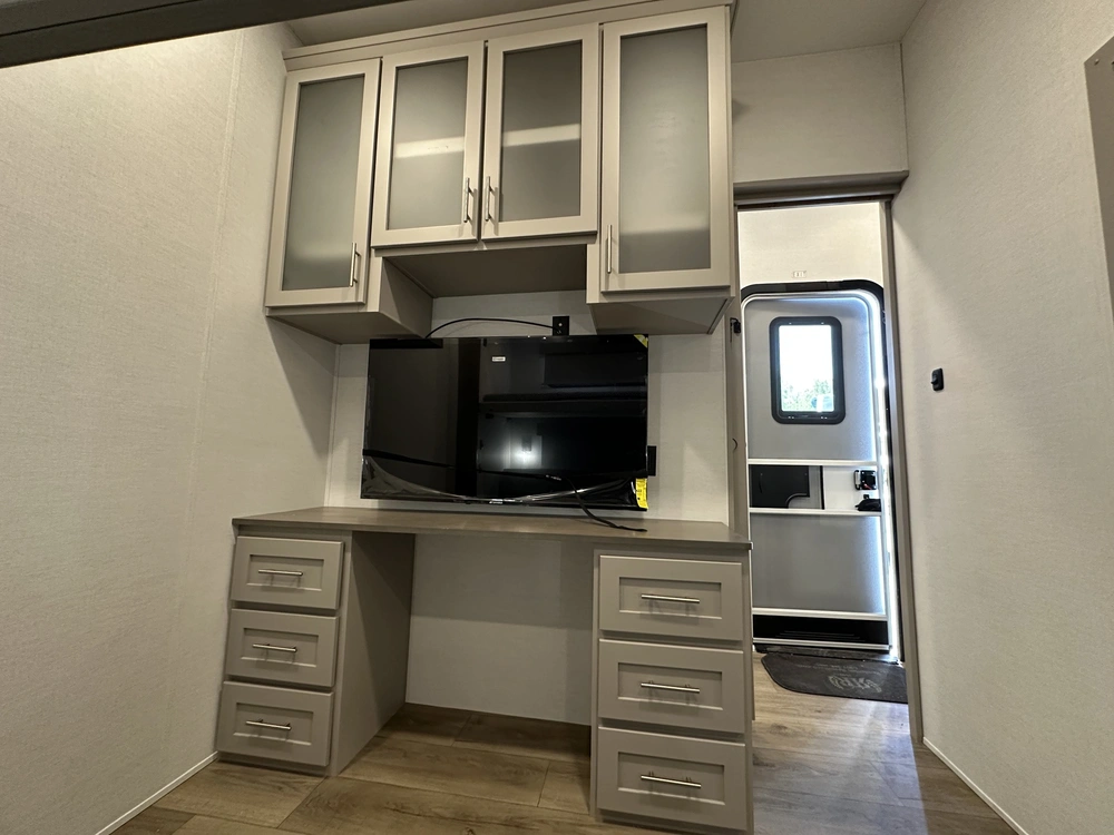 2026 Alliance Rv Avenue 39mbr alt