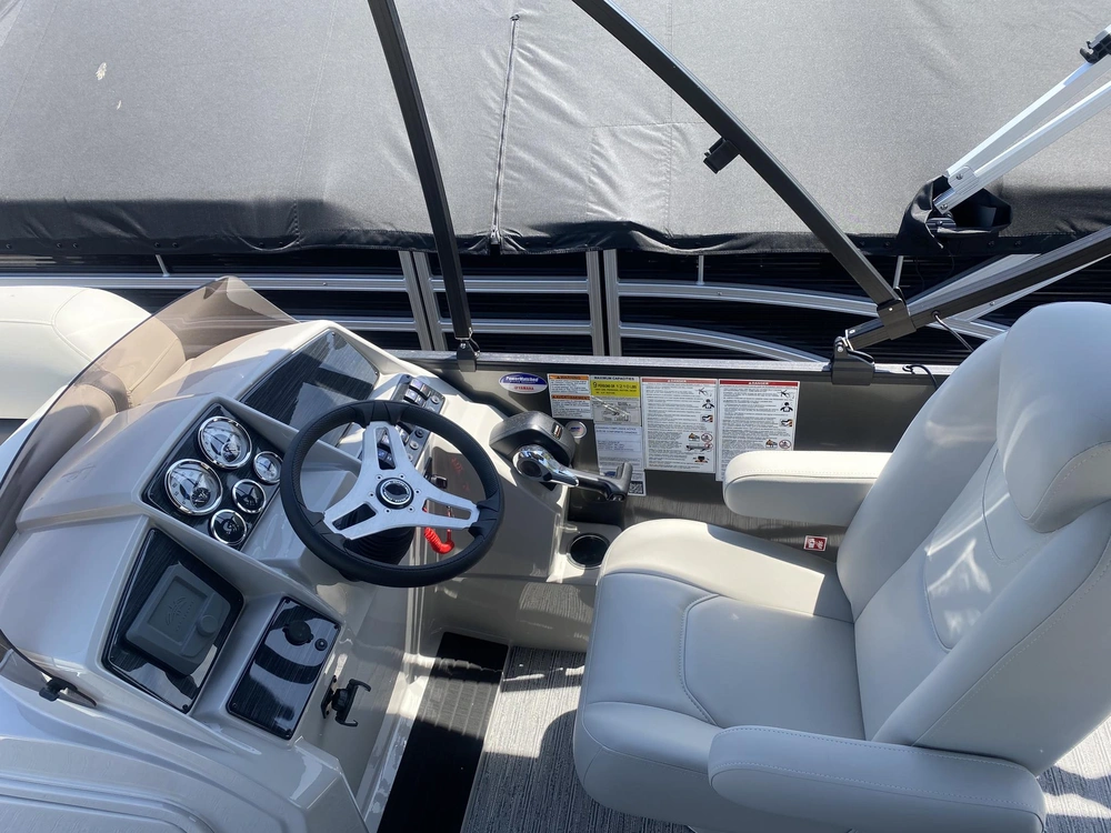 2026 Sylvan Mirage 820 Cruise alt