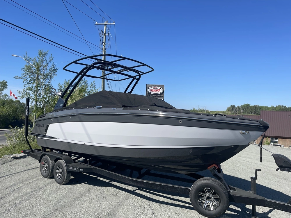 2026 Cobalt Boats R4 Surf alt