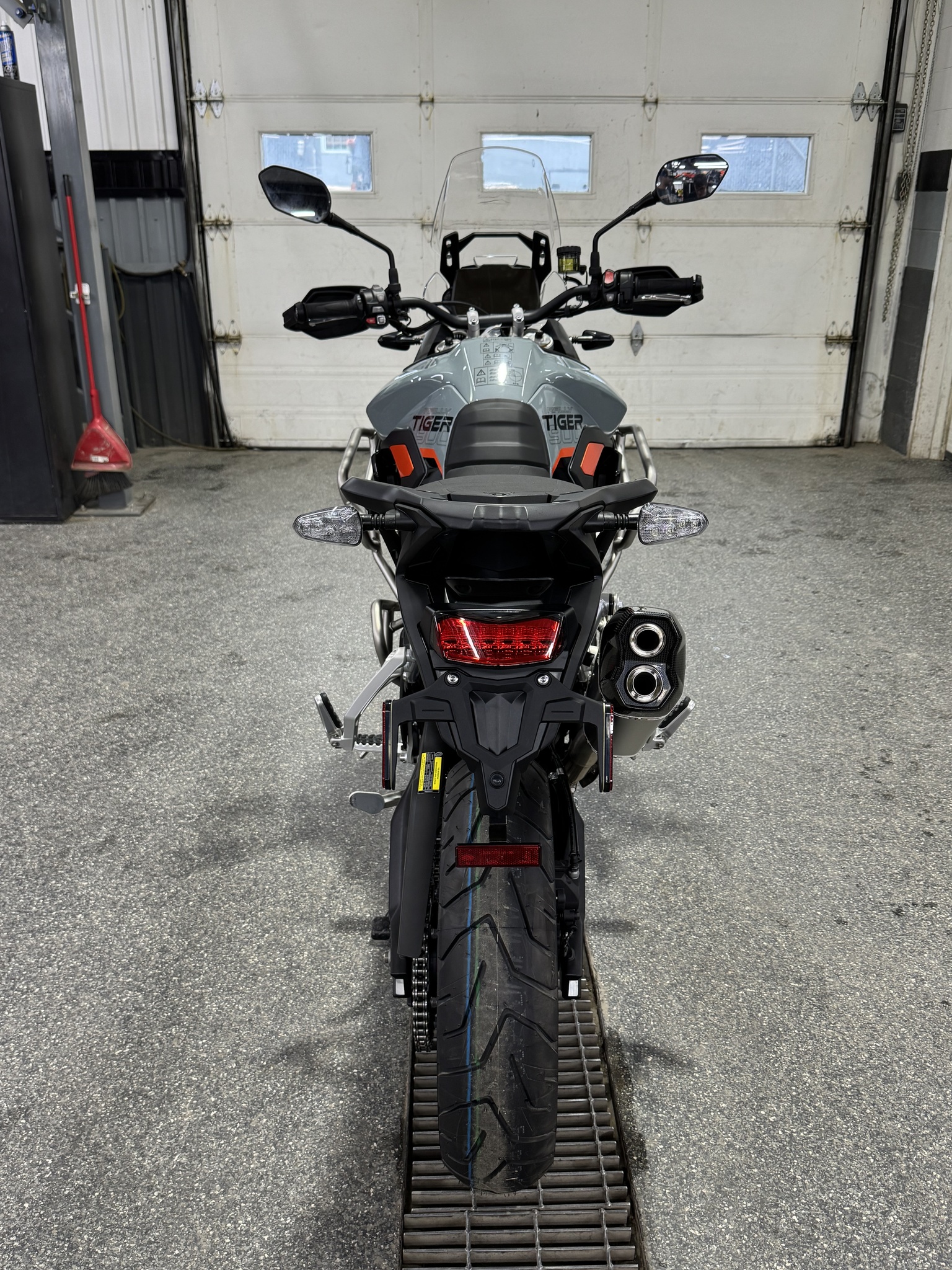 2026 Triumph TIGER 900 DESSERT thumbnail 3