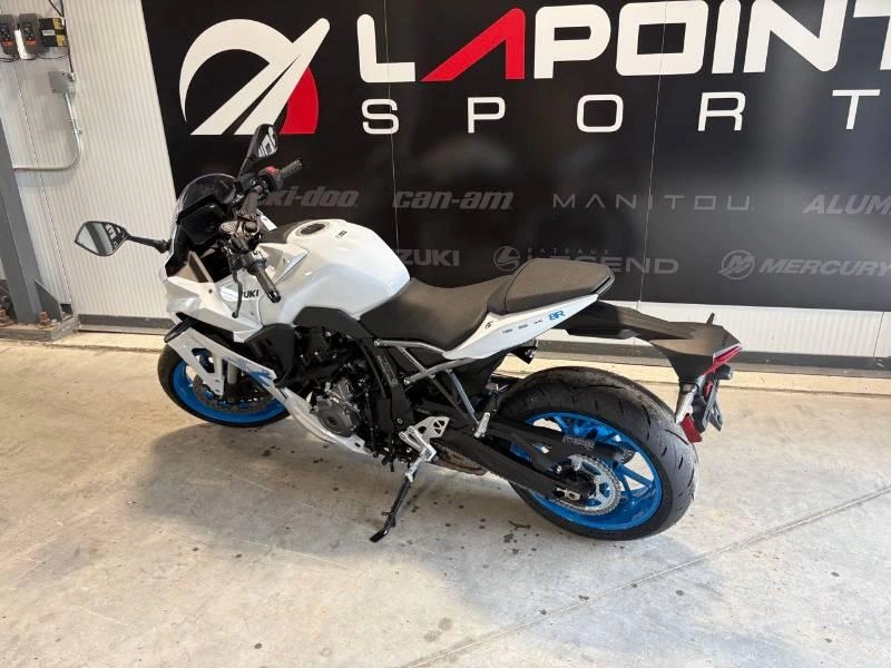 Suzuki Gsx-8r Pearl Tech White 2026 alt