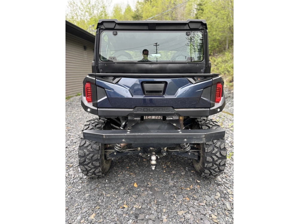2022 Polaris General Full Heated Cab alt