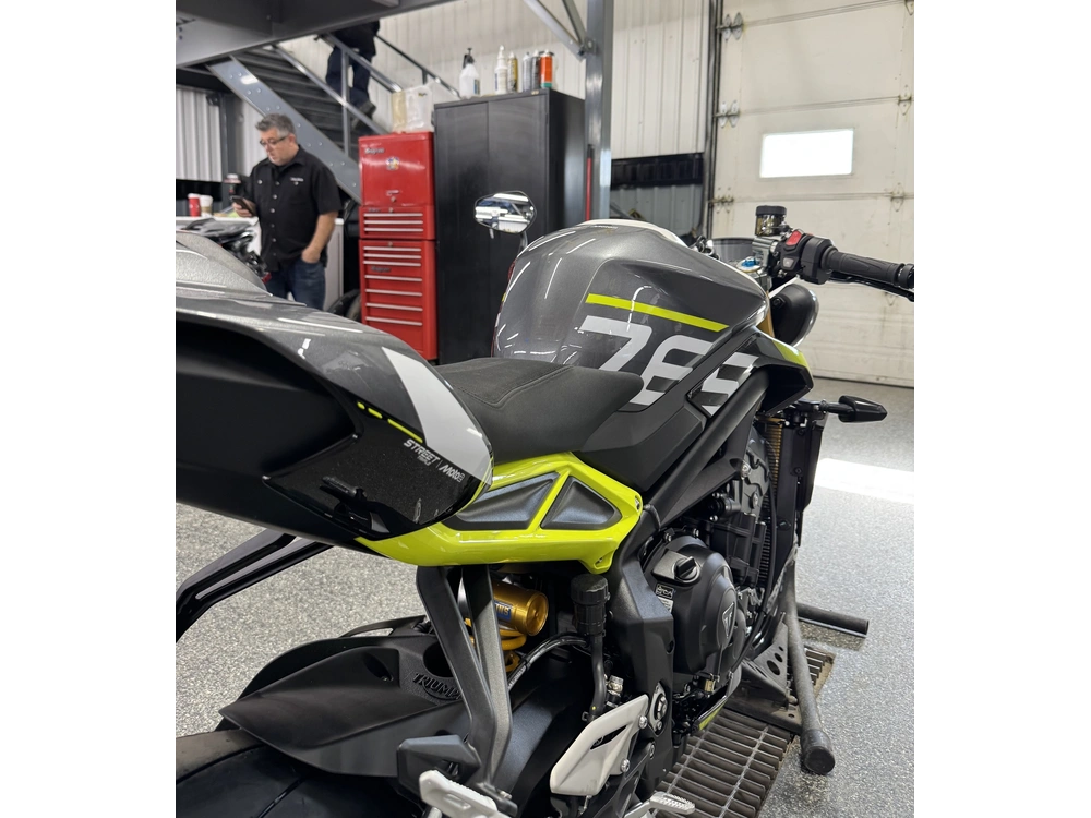 2026 Triumph Street Triple 765 Mo alt