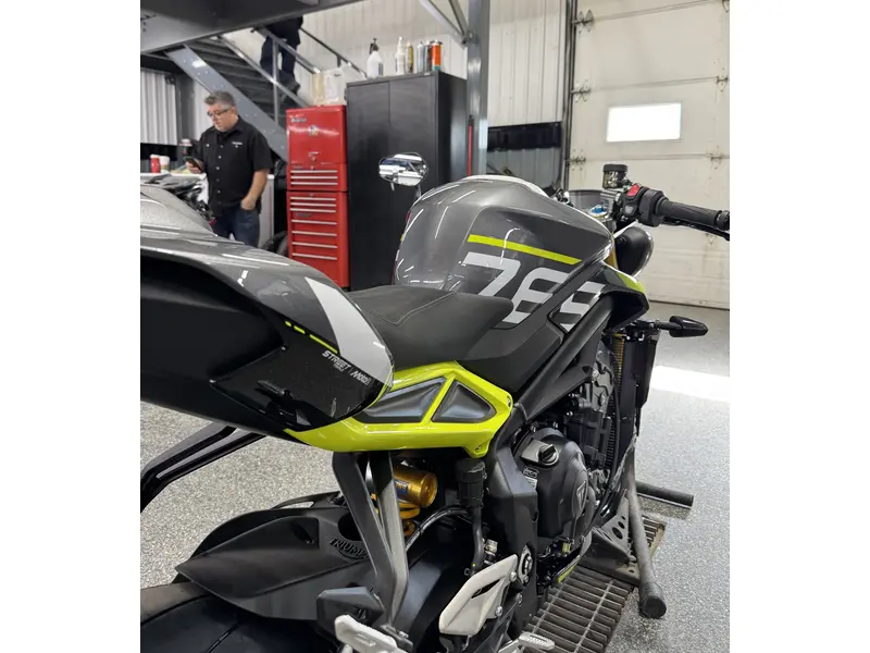 2026 Triumph STREET TRIPLE 765 MO
