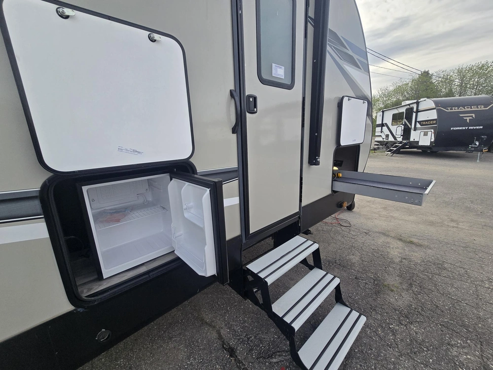 2022 Forest River Surveyor 252rble alt