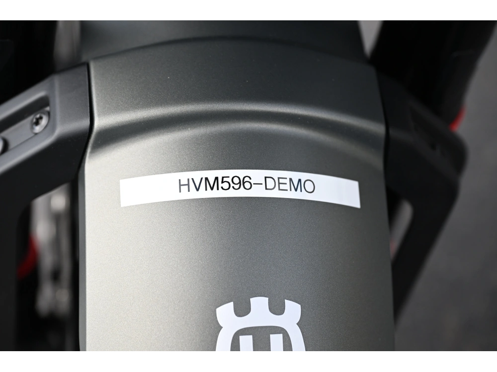 2027 Husqvarna Svartpilen 801 alt