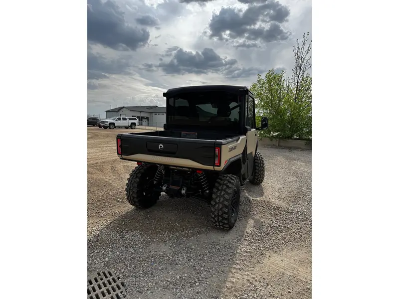 2026 Can-am Defender Ltd Hd11 alt