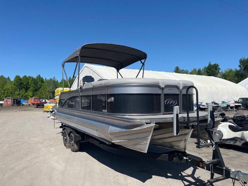 2020 Manitou oasis 23'