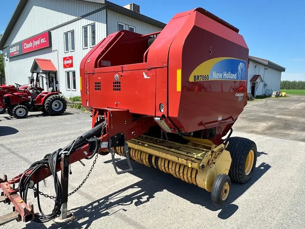 New Holland BR7060 2015